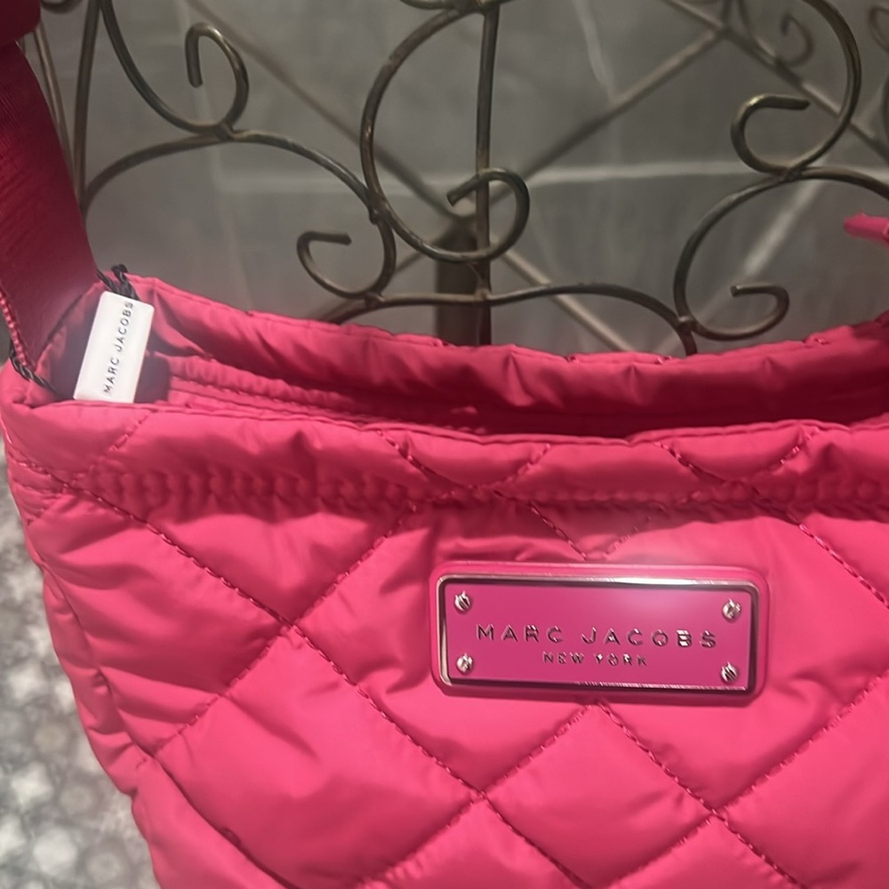 Marc Jacob’s Vibrant Pink Quilted Crossbody NWT - Picture 3 of 16